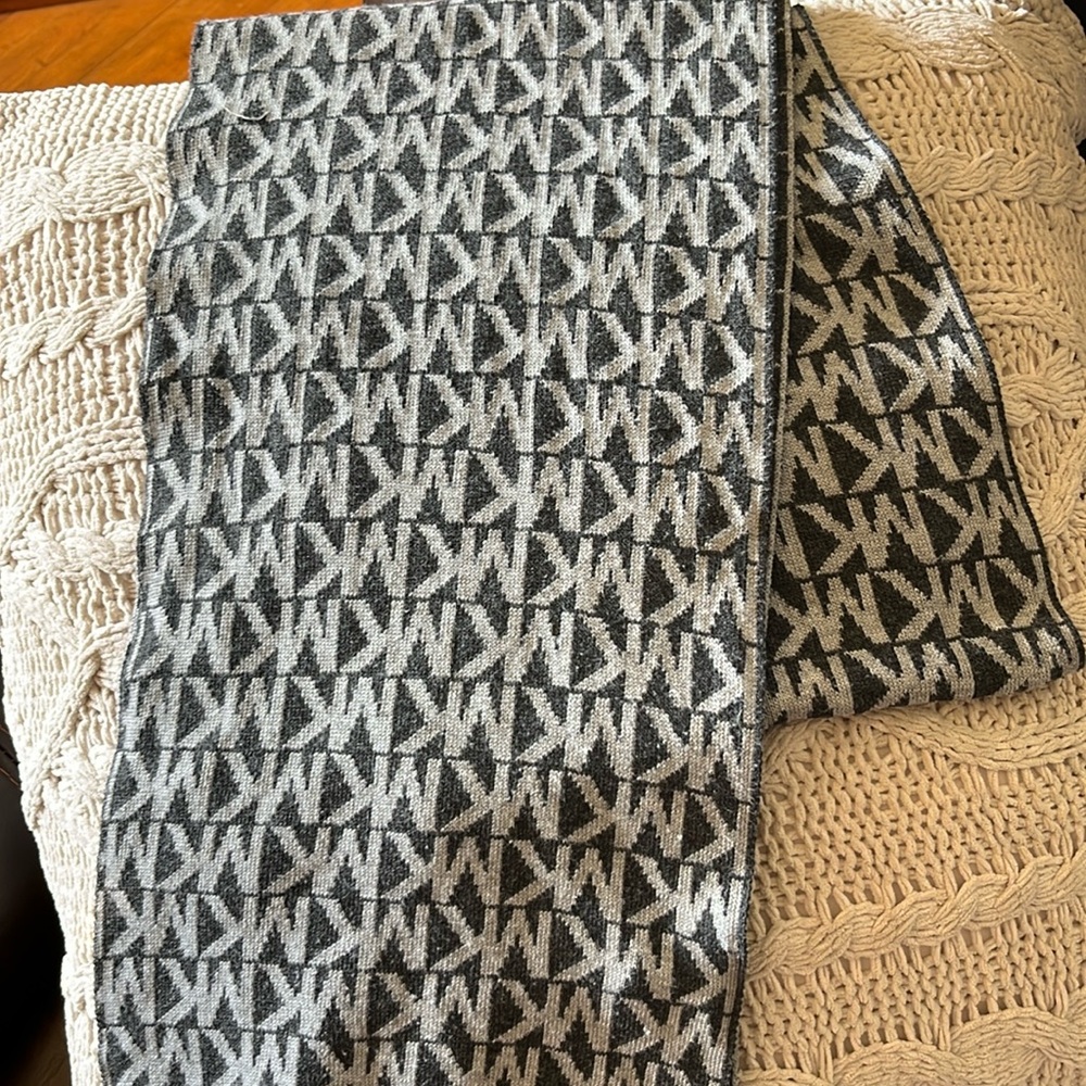 Michael Kors scarf